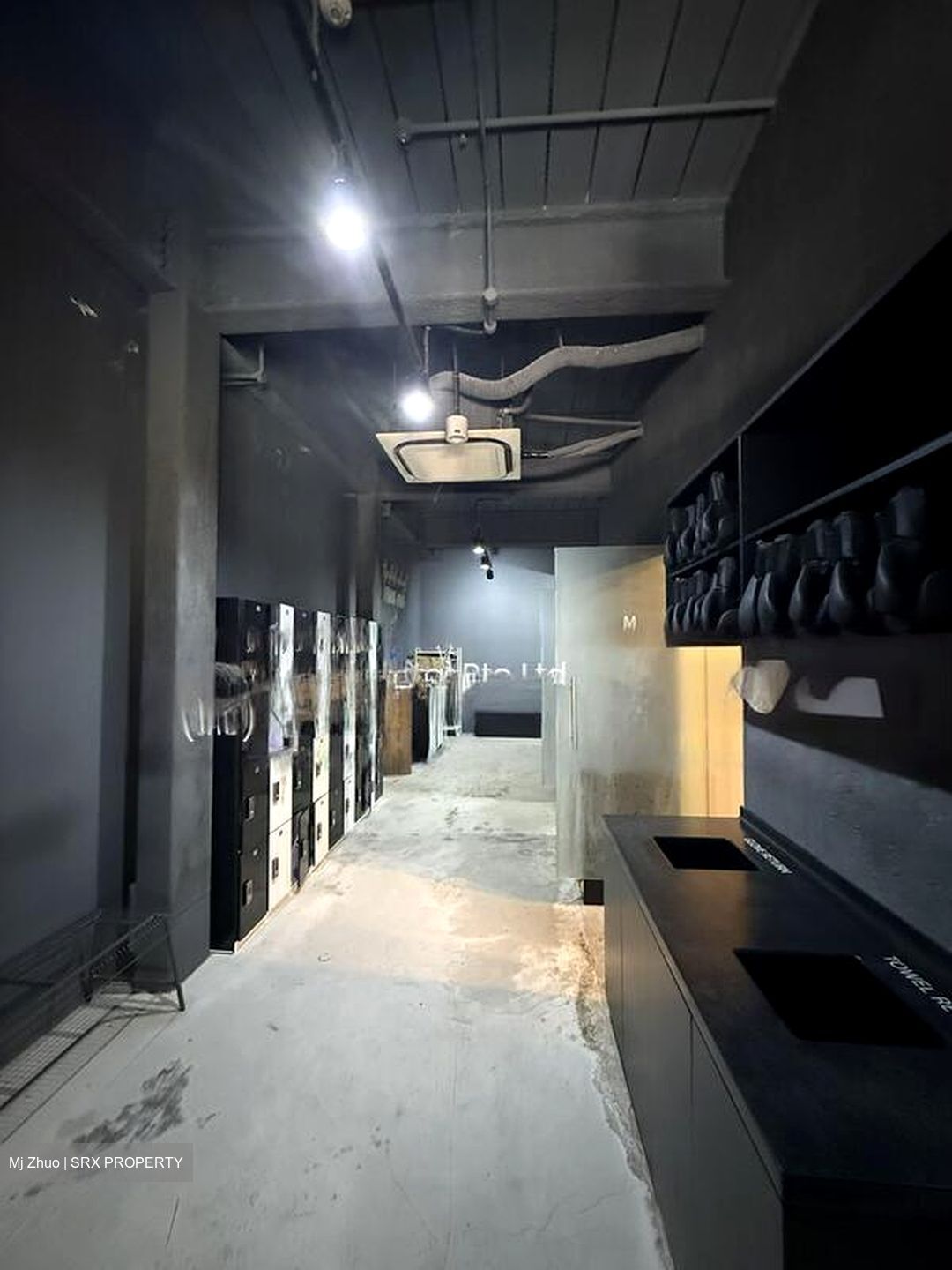 North Canal Road (D1), Retail #497710141